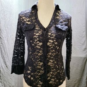 🌸 Floral Lace Button-down Size M